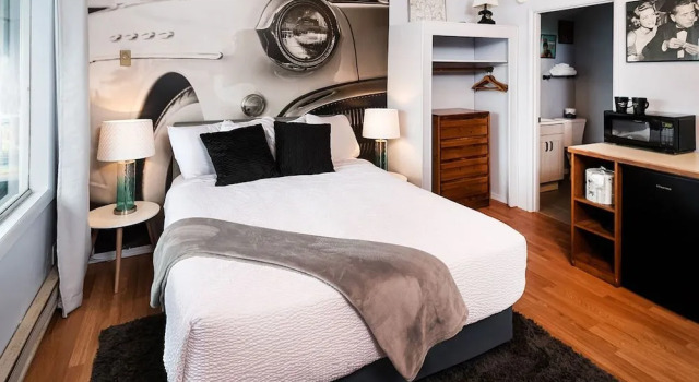 Moolack Shores Inn