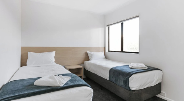 Апартаменты Premium с 3 комнатами Cobblestone Court Motel - Wenzel Motels