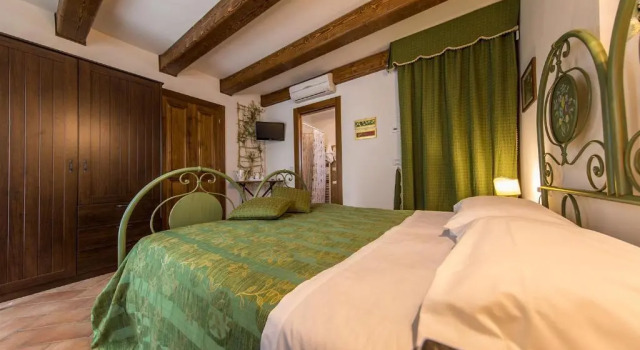 Le Fontanelle 15 in Sant Ippolito, Rezerwuj Hotel Sant'Ippolito Marche