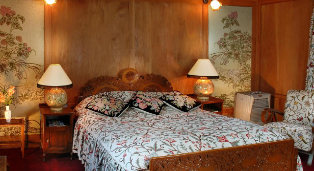 Номер Deluxe WelcomHeritage Gurkha Houseboats