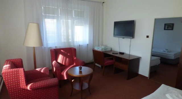 Четырёхместный номер Economy Hotel Svornost
