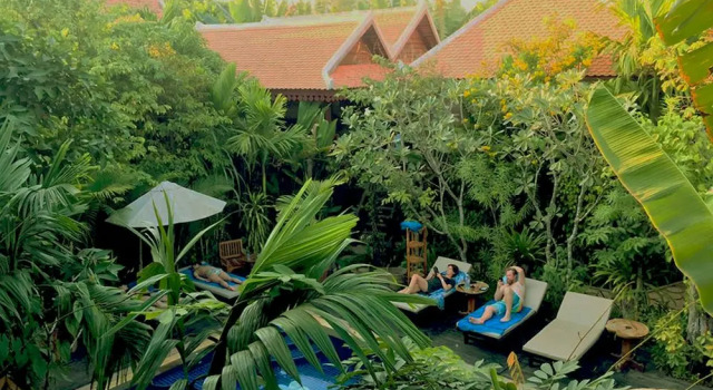 Люкс Deluxe с видом на бассейн Malu Khmer Villa