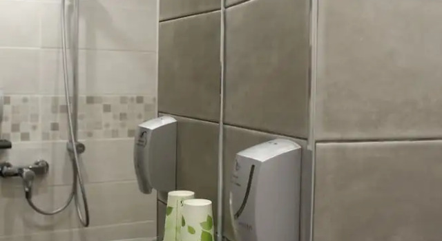 Трёхместный номер Standard Brit Hotel La Bonne Etape