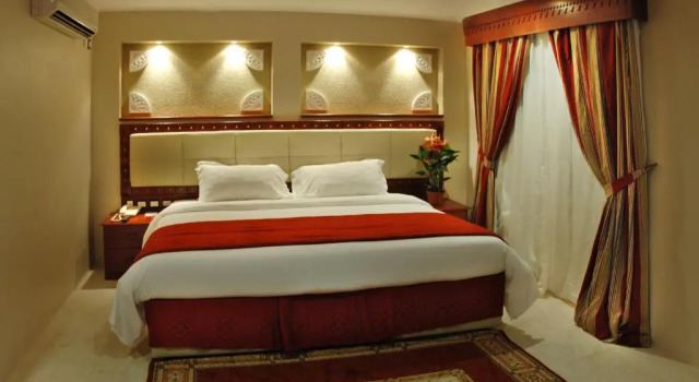 Al Liwan Suites