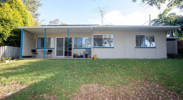 ARCADIA -Straddie original 3 bedroom house with ocean views