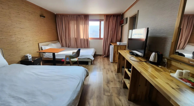 Green and Blue Hotel, Boek Hotel Hotels in Gangwon-Do met parkeren, Parkeren