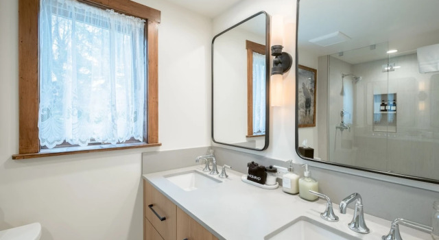 Двухместный коттедж Bentwood Inn