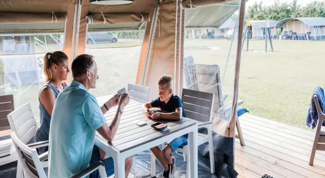 Тент Lakefront Glamping w/ Pets