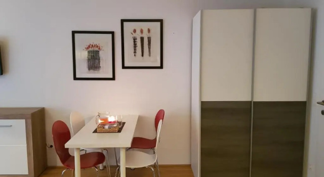 Апартаменты BullsLiving Kaisermühlen Apartment Erni next to UNO City