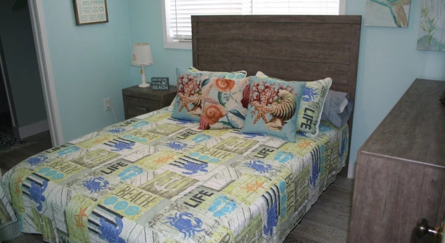 Hibiscus Hideaway - Beautiful 2 Bedroom Home- Private Pool