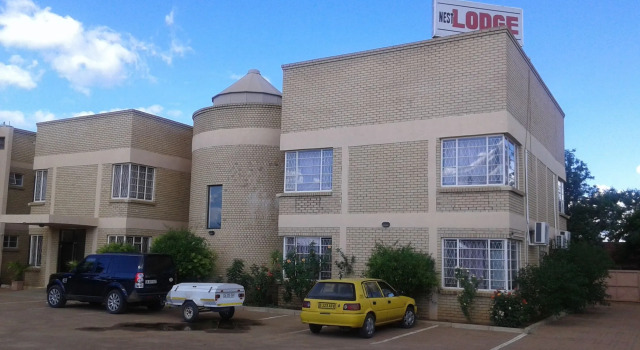 The Nest Lodge, Buchen Sie Hotel Francistown 