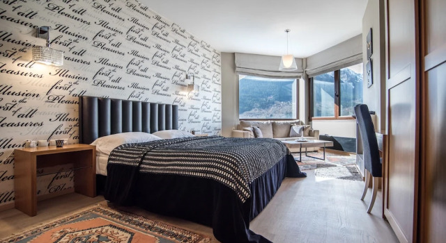 Полулюкс с балконом и с видом на окрестности Forest Suites Boutique Hotel