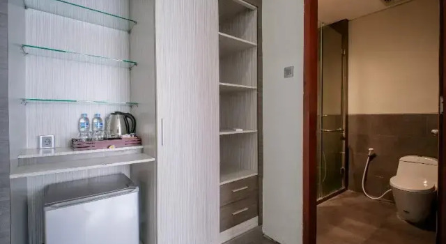 Номер Standard с видом на бассейн Kamini Legian Hotel