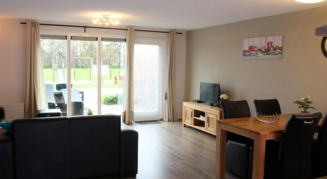 Charming Farmhouse in Haaksbergen Near Town Center, Prenota Hotel Haaksbergen Twente