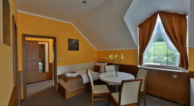 Hotel Janosik Terchova, Varaa Hotelli Terchova Vratna