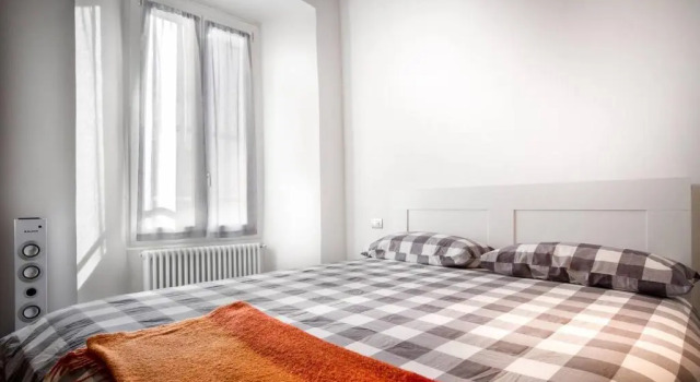 ALTIDO Elegant Apt for 4 at the Como's heart, Забронировать Апартаменты/квартира Апартаменты Комо, рядом с Площадь Кавур, Апартаменты/квартира