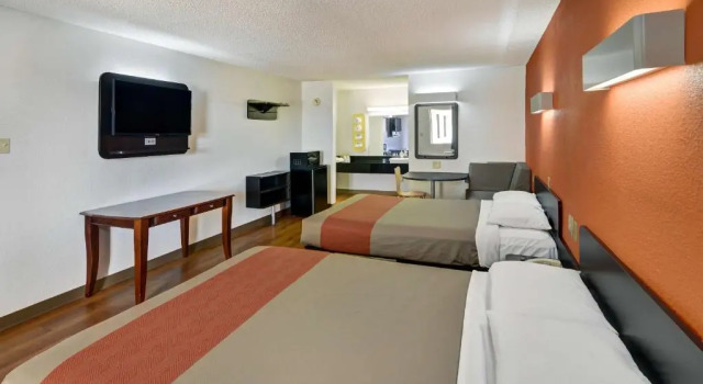 Четырёхместный номер Standard Motel 6-Lindale, TX