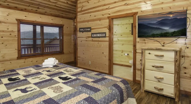 SmokyStays Indoor Heated Pool Cabin, Varaa Lomakoti Mökit kohteessa Tennessee, Mökki