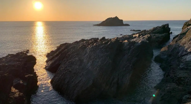 Апартаменты SEA BEACH & COASTAL VIEWS from LRG SUN TERRACE G Bay Apartments OVERLOOKS FISTRAL BEACH MOST DESIRABLE LOCATION SLEEPS & DINES 6 which includes SOFABED 2 BATHROOMS AL FRESCO Dining Smart tv all rooms PRIVATE PARKING 2 CARS sat-sat only April-Nov please