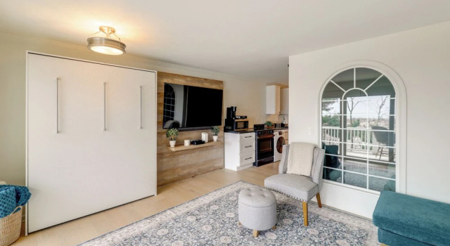 Walk to Beach! Ocean City Haven w/ Balcony & Views, Забронировать Апартаменты/квартира Апартаменты Оушен-Сити, рядом с Развлекательный центр Planet Maze, Апартаменты/квартира