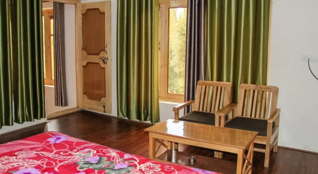 Naycho Resort By OYO Rooms, Забронировать Курортный отель Отели Джамму и Кашмира с парковкой, Парковка
