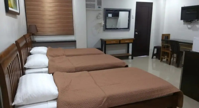 Трёхместный номер Standard OYO 848 Dona Aurora Condotel