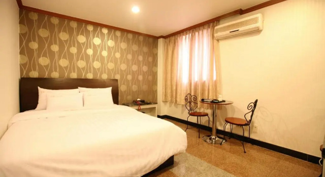 Двухместный номер Standard New World Hotel Yongsan