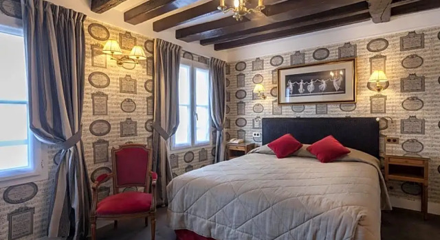 Номер Deluxe Grand Hôtel de LUnivers Saint-Germain