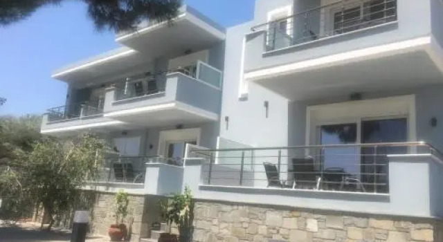 Isalos Suites, Buchen Sie Hotel Nea Peramos Mazedonien