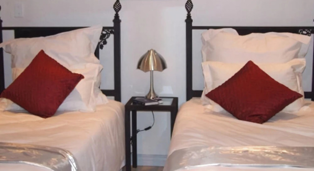 La Gratitude Guest House, Boek Pension  