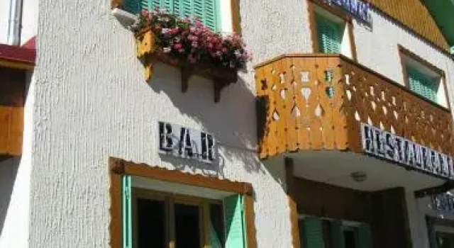 Le Sans Souci, Book Hotel Jausiers Ubaye Valley