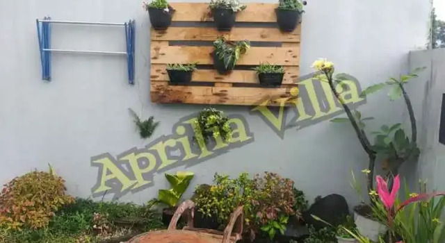 Aprilia Villa, Rezervovat Vila Hotely v Batu s parkováním, poblíž Agro tourism Kusuma, Parkování