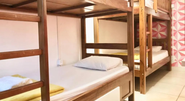 Кровать в общем номере (женский номер) GayFriendly Hostel BSB Airport