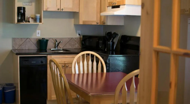 Двухместный номер Standard Waterton Lakes Lodge Resort