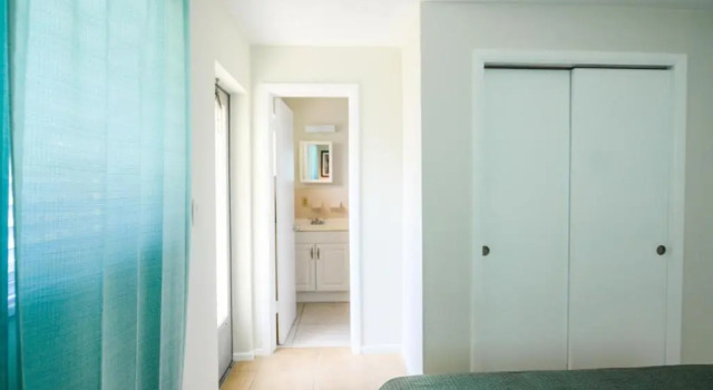 Апартаменты Beautiful Old Apartment with Beach Gear