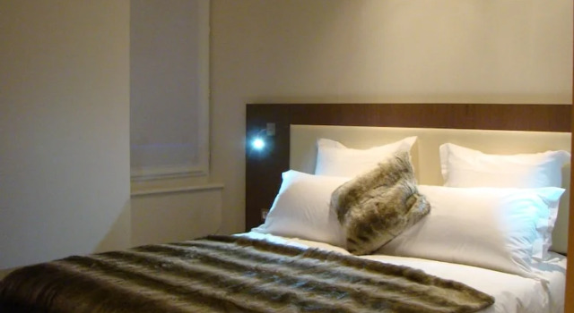 Номер Comfort Hôtel Le Benhuyc