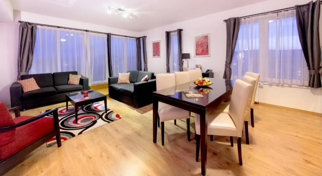 Номер Standard Мансарда с 3 комнатами Escala Hotel & Suites