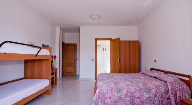 B&B Le Ginestre, Book Bed and Breakfast Hoteller i Viggianello med parkering, Parkering