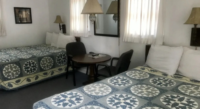 Четырёхместный номер Classic Chalet Motel