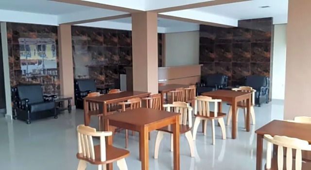 Hotel Grand Kenari, Rezerwuj Hotel Tarutung Sumatra
