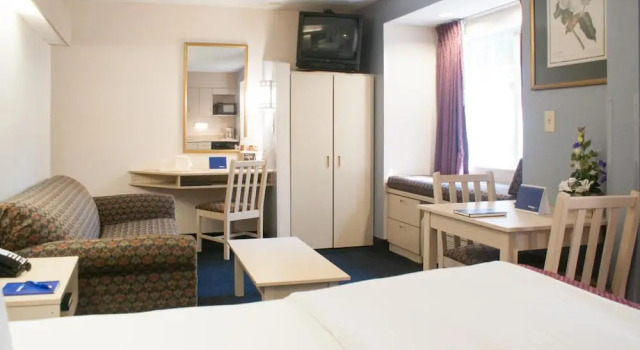 Двухместный люкс Hometown Inn & Suites Jacksonville Butler Blvd./Southpoint