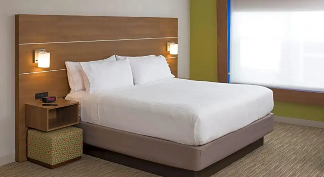 Студия Holiday Inn Express Hotel & Suites White River Junction by IHG