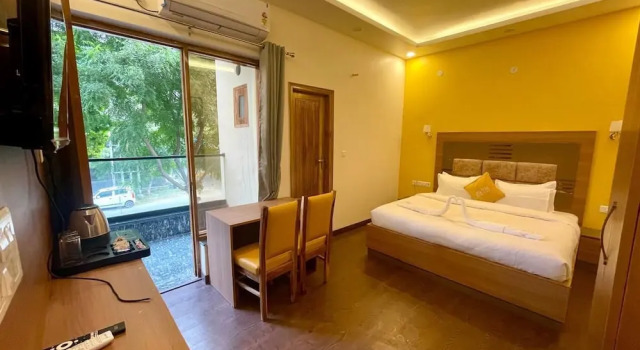 Lime Tree Hotel & One BHK Serviced Apartment - Noida Sector 50 Metro, Забронировать Апартаменты/квартира Нойда штат Уттар-Прадеш