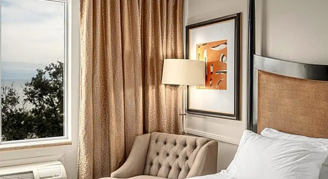 Четырёхместный номер Superior The Inn at Long Beach