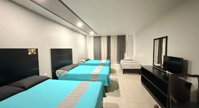 Четырёхместный номер Standard Hotel Nieto Express