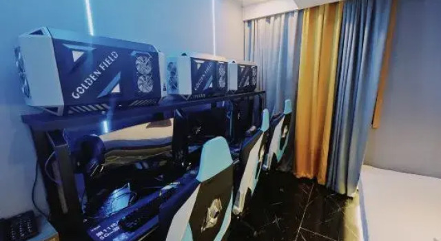Кровать в общем номере (мужской номер) New Jingjie Electronic Tender Theme Hotel (Beijing Sihuidong Subway Station)