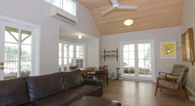 Atticus Cottage, Book Vacation Home Bright 