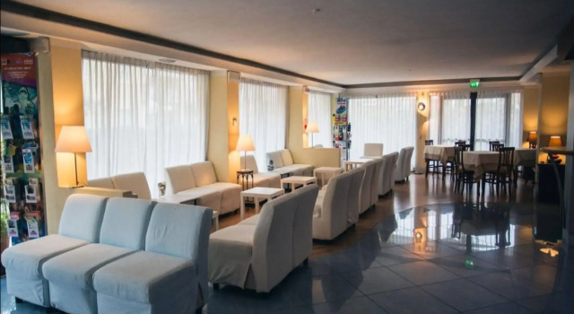 Hotel Orizzonti, Забронировать Отель Торре Педрера Римини
