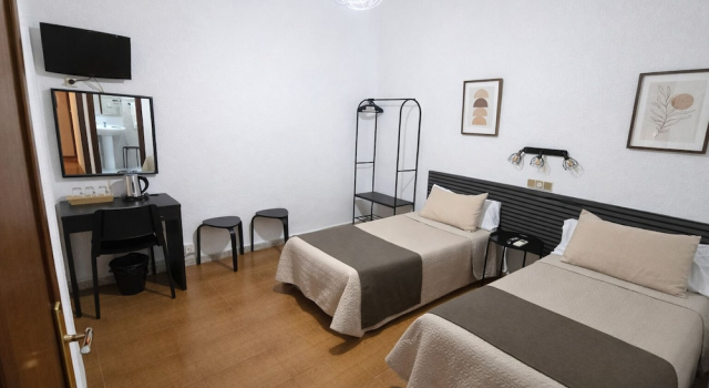 Трёхместный номер Standard с видом на внутренний двор Hostal Prada
