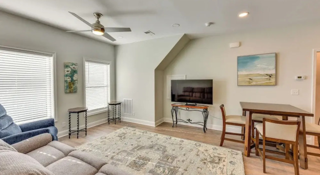 Walk to Old Town: Quiet Bluffton Vacation Rental, Забронировать Апартаменты/квартира Отели в центре Блаффтон, в центре